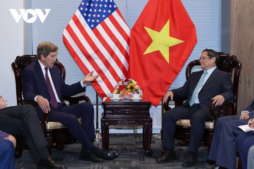 越南政府总理范明政会见美国总统气候问题特使克里 - ảnh 1
