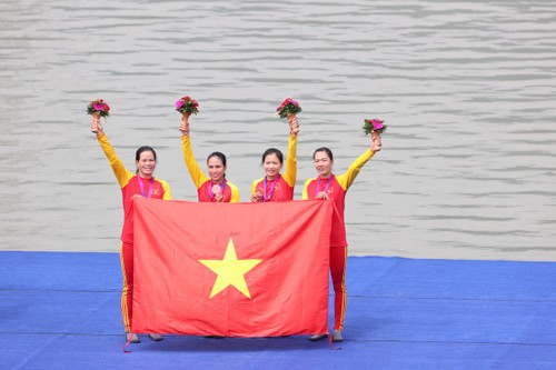 赛艇运动员为越南体育代表团夺得第19届亚运会首枚奖牌 - ảnh 1