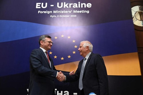 欧盟表示将长期支持乌克兰 - ảnh 1