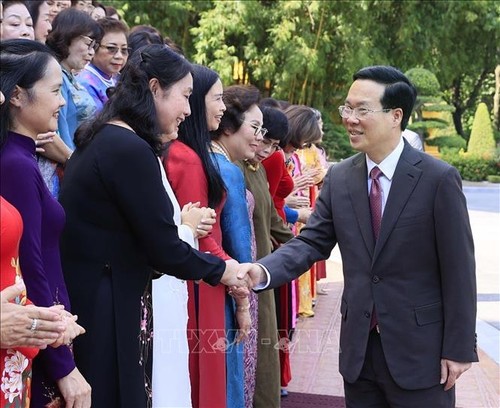 越南国家主席武文赏会见越南女企业家协会代表 - ảnh 1