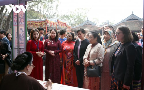三八国际妇女节：越南致力于保障性别平等 - ảnh 1