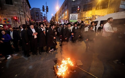 前所未有的大规模抗议要求以色列总理内塔尼亚胡辞职 - ảnh 1