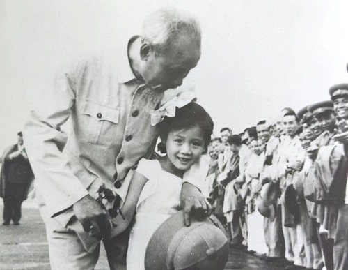 曾与胡志明主席合影的“中国小姑娘”对他老人家的记忆 - ảnh 1