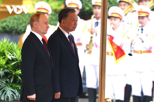 越南国家主席苏林主持仪式，欢迎俄罗斯总统普京访问越南 - ảnh 5