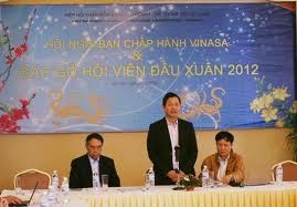 Asosiasi Perangkat lunak dan jasa teknologi informasi Vietnam mengajukan pesan tahun 2012 - ảnh 1