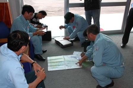 Vietnam memperluas daerah pencarian pesawat Malaysia yang hilang - ảnh 1
