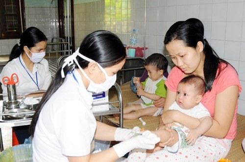 Vietnam berkomitmen menghapuskan penyakit morbili pada tahun 2017 - ảnh 1