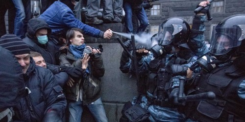 Rusia berseru menghentikan penggunaan tentara untuk menentang para demonstran di Ukraina - ảnh 1