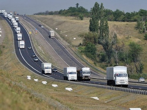Ukraina menjamin keamanan untuk iringan truk pengangkut barang bantuan kemanusiaan - ảnh 1