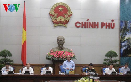 Deputi PM Nguyen Xuan Phuc memimpin perbahasan tentang keamanan logistik untuk IPU-132 - ảnh 1