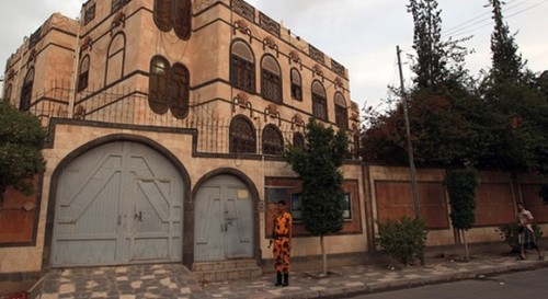Teheran menuduh Arab Saudi melakukan serangan udara terhadap Kedutaan Iran di Yaman - ảnh 1