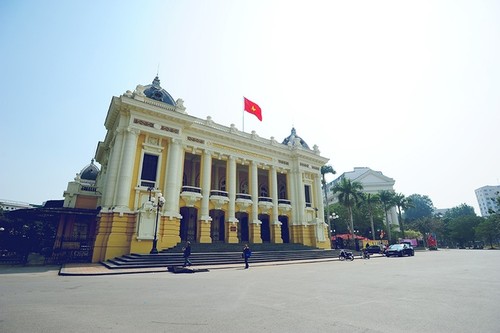 Wajah baru dari ibukota Hanoi pada hari pertama tahun baru imlek - ảnh 5