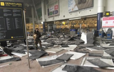 Serentetan ledakan terjadi di Brussels, Belgia - ảnh 1