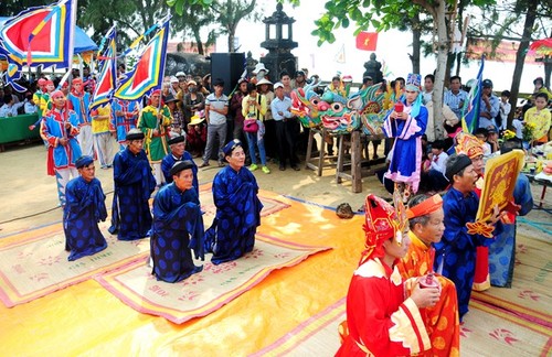 Kabupaten pulau Ly Son mengadakan acara jamuan dan pergantian prajurit Hoang Sa - ảnh 1