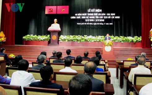 Presiden Tran Dai Quang: Mengembangkan tradisi, proaktif dan kreatif membangun kota Ho Chi Minh berkembang - ảnh 1