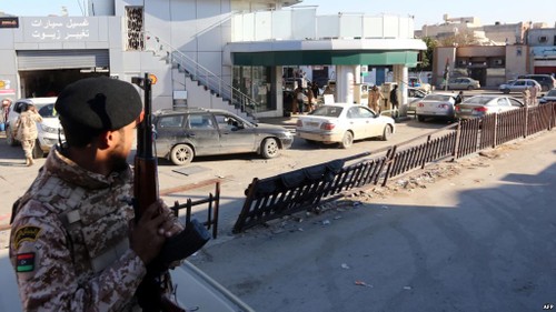 Libye: reprise des combats en banlieue de Tripoli - ảnh 1