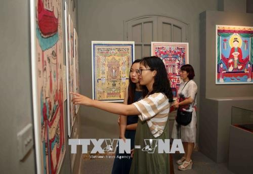 Vernissage d’une exposition d’estampes populaires du Vietnam à Hanoï - ảnh 1