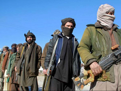 Des responsables afghans veulent rencontrer des représentants des talibans en Russie - ảnh 1