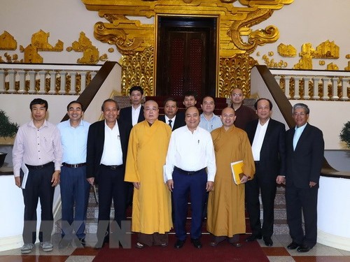 Nguyên Xuân Phuc préside une réunion sur l’organisation du Vesak 2019 - ảnh 1
