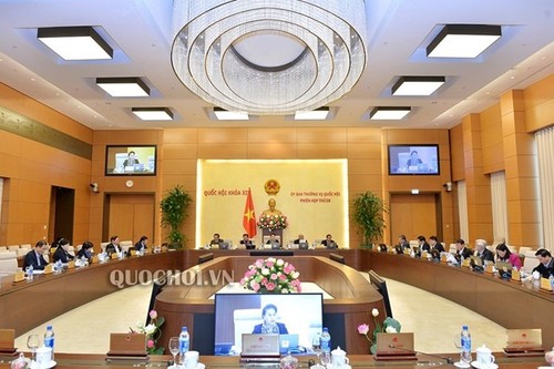 Le comité permanent de l’Assemblée nationale s’est réuni ce jeudi à Hanoï sous la houlette de sa présidente Nguyên Thi Kim Ngân. - ảnh 1