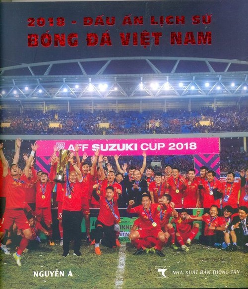 Exposition de photos sur le football vietnamien - ảnh 1