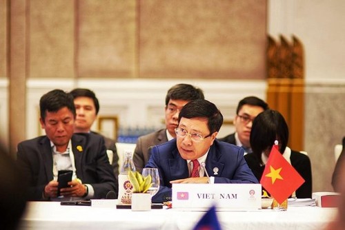Pham Binh Minh aux conférences de l’ASEAN à Bangkok - ảnh 1