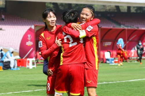 Football: la sélection féminine vietnamienne qualifiée pour la Coupe du Monde 2023 - ảnh 1
