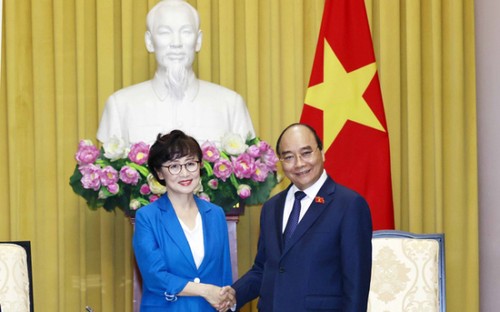 Nguyên Xuân Phuc reçoit la présidente de l’Association des Sud-coréens au Vietnam - ảnh 1