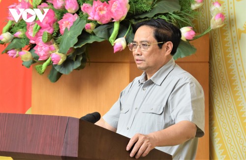 Pham Minh Chinh veut faire avancer les projets routiers prioritaires - ảnh 1