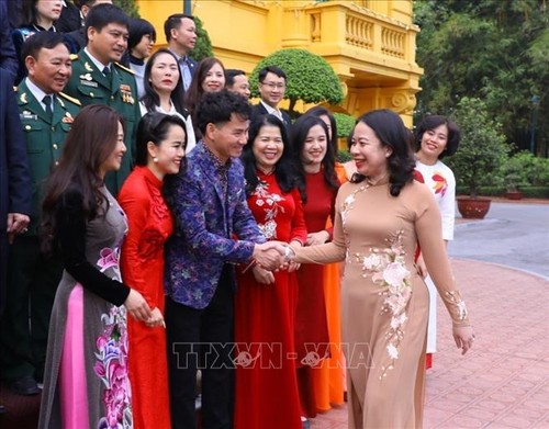 Vo Thi Anh Xuân rend hommage aux acteurs de protection de l’enfance vietnamienne de 2022 - ảnh 1