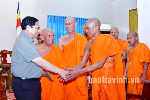 Pham Minh Chinh rend visite à l’Association des bonzes patriotiques de Trà Vinh - ảnh 1