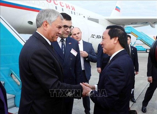Le président de la Douma russe entame sa visite au Vietnam - ảnh 1