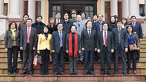 Vize-Staatspräsidentin Nguyen Thi Doan besucht Provinz Nam Dinh - ảnh 1