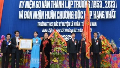 Aktivitäten zum Tag der vietnamesischen Lehrer - ảnh 1