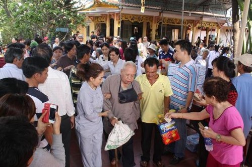 Buddhistenverband von Ho Chi Minh Stadt engagiert sich für Wohltätigkeiten - ảnh 1
