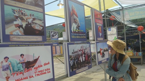 Quang Nam: Fotoausstellung über Inselgruppen Hoang Sa und Truong Sa - ảnh 1