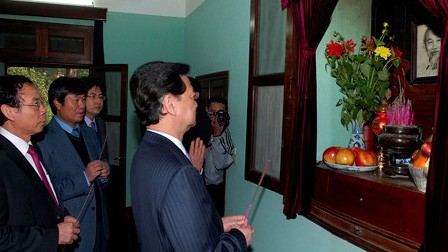 Premierminister Nguyen Tan Dung besucht Ho Chi Minh-Denkmalkomplex - ảnh 1