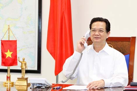 Premierminister Nguyen Tan Dung telefoniert mit Premierminister Japans Shinzo Abe  - ảnh 1