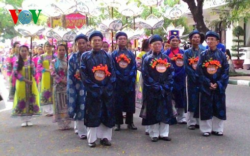 Abschluss des Festivals der traditionellen Handwerksberufe in Hue 2015 - ảnh 1