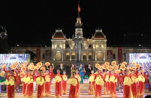 Zahlreiche Aktivitäten zum 125. Geburtstag von Präsident Ho Chi Minh - ảnh 1