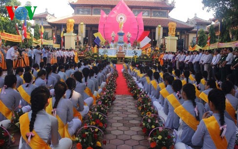 Zahlreiche Provinzen feiern Buddhas Geburtstag - ảnh 1