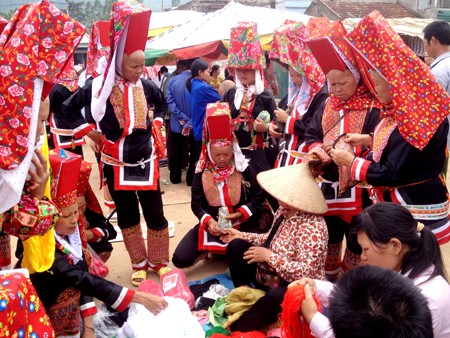 Treffen zum Festtag “Kieng gio” der Volksgruppe der Dao in Binh Lieu - ảnh 1