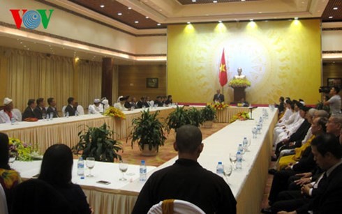 Vize-Premierminister Phuc trifft 42 religiöse Würdenträger - ảnh 1