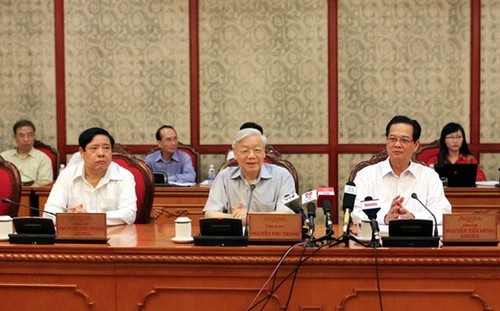 Politbüro bereitet sich auf Parteisitzungen der Zentralparteileitungen vor - ảnh 1