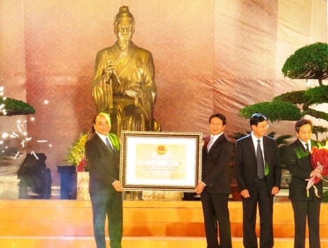 Übergabe der Urkunde als besonderes nationales Denkmal für den Trang Trinh-Tempel - ảnh 1