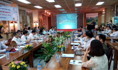 Treffen mit im Ausland lebenden vietnamesischen Akademikern in Wissenschaft - ảnh 1