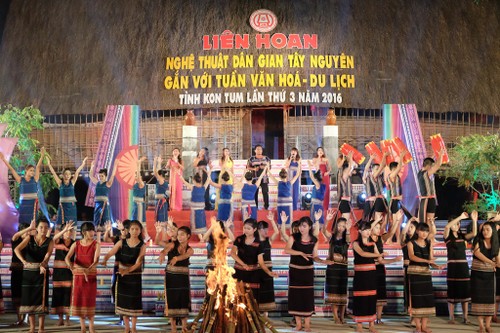 Eröffnung des Festivals der folkloristischen Kunst des Hochlands Tay Nguyen - ảnh 1