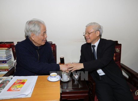 Nguyen Phu Trong besucht den ehemaligen KPV-Generalsekretär Do Muoi - ảnh 1