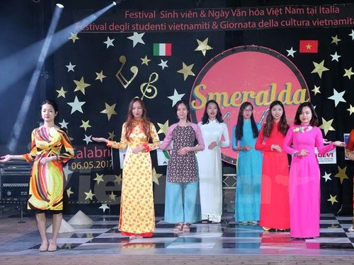 Festival der vietnamesischen Studenten in Italien 2017 - ảnh 1