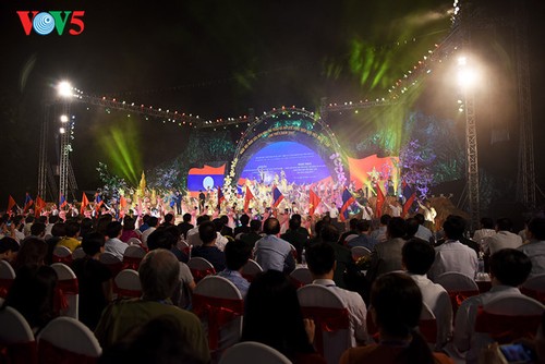 Abschluss des Festes zum Kultur-, Sport- und Tourismusaustausch Vietnams und Laos - ảnh 1